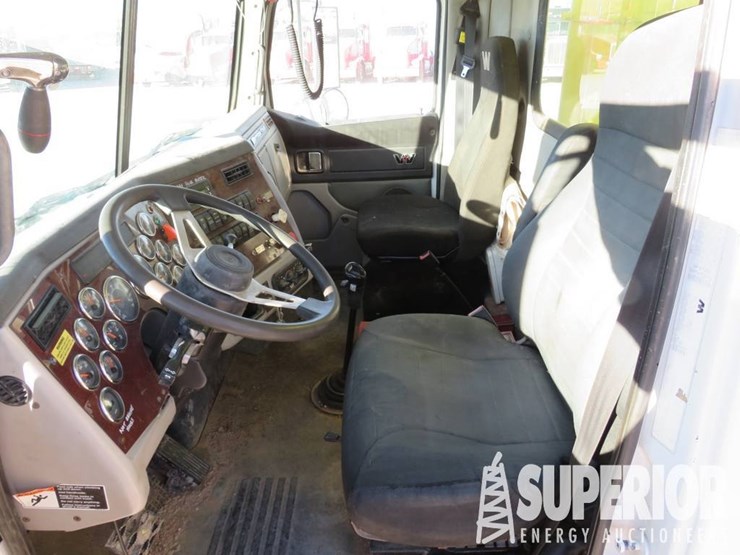 (x)-(5-64)-2013-western-star-w4900-3-axle-wet-kit...-image-16