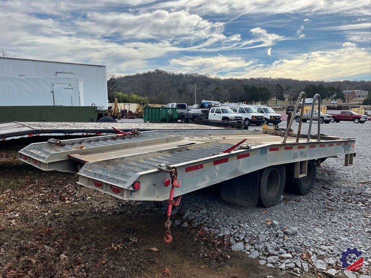 t/a-21’-x-8’-tilt-equipment-trailer-image-5