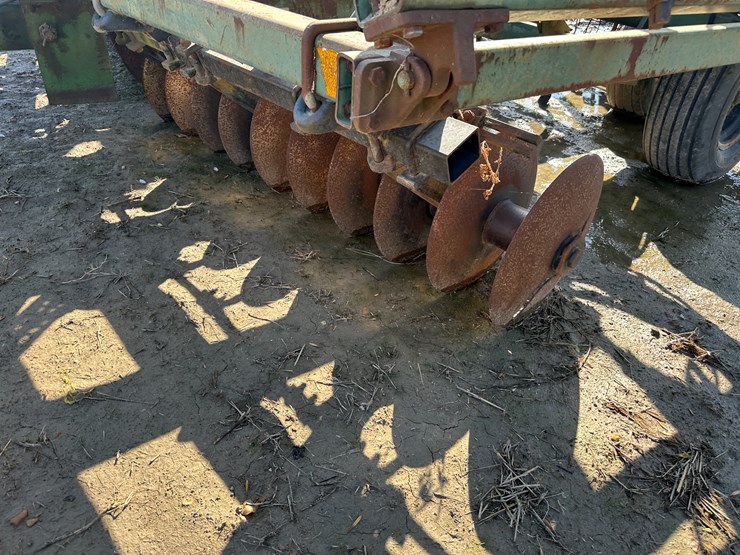 john-deere-724-image-32