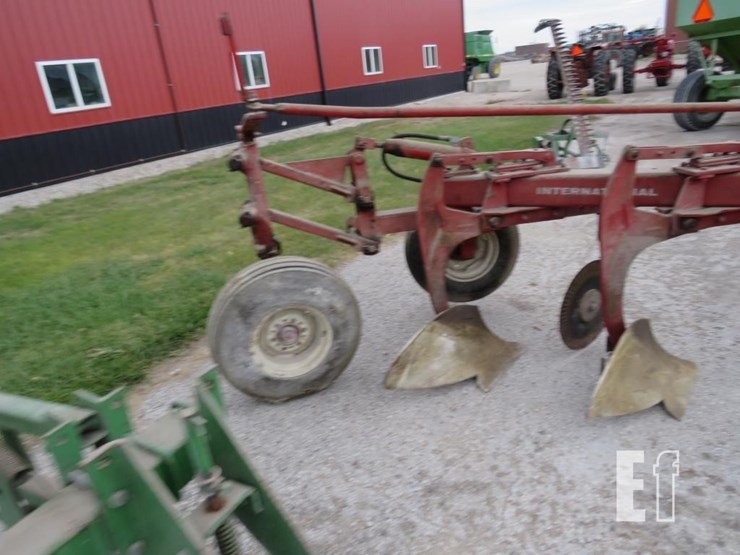 international-710-image-4