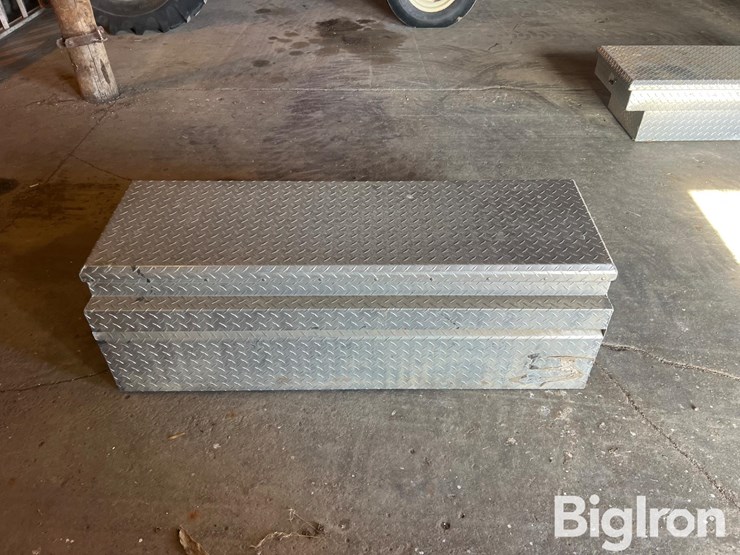 truck-bed-tool-box-image-6