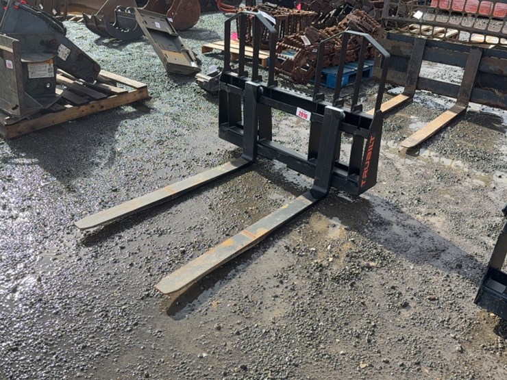 #2016-•-trubilt-48"-skid-steer-pallet-forks-image-1
