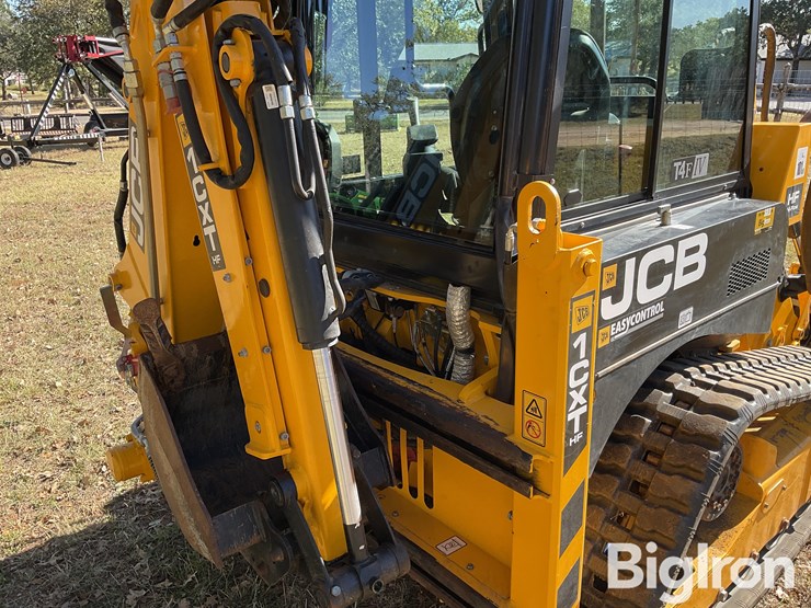2020-jcb-1cxt-image-19