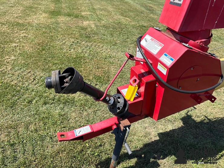 westfield-mk100-7-10"x71'-swing-away-auger-image-10