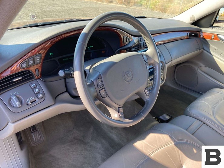 2000-cadillac-deville-sedan-image-28