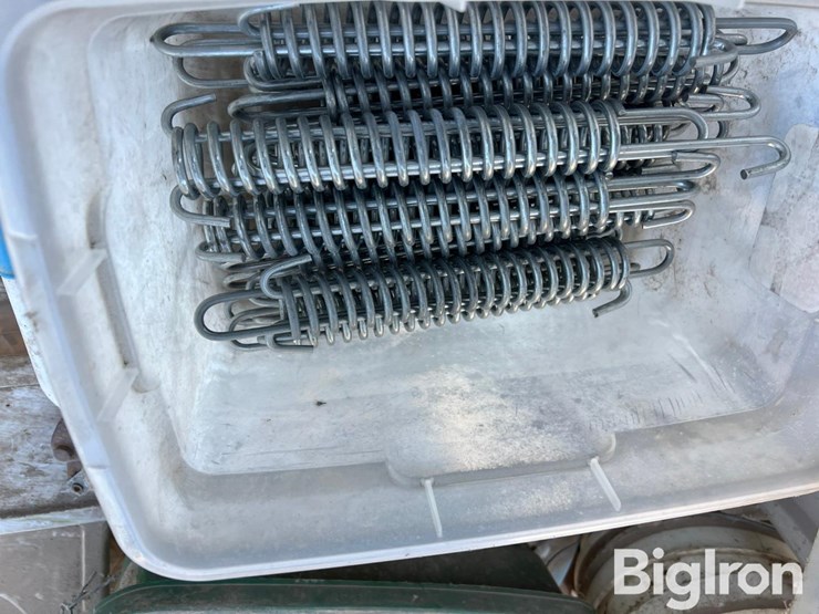 pallet-of-fencing-materials-image-20