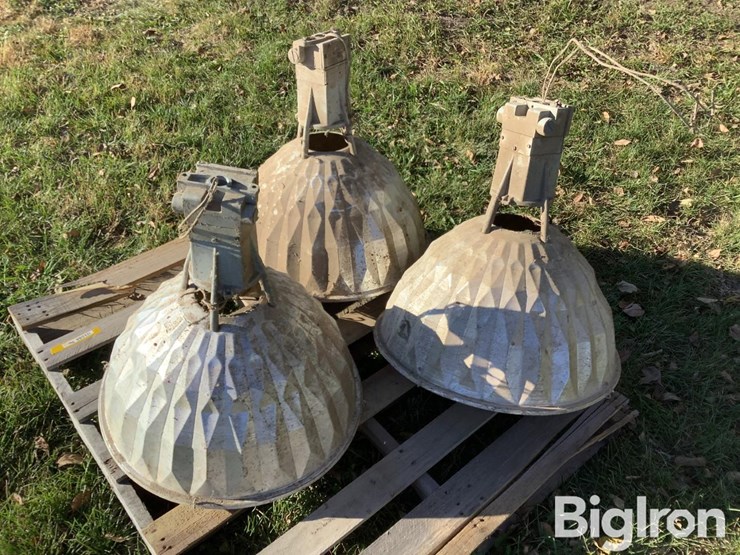 gymnasium-/-barn-lights-image-6