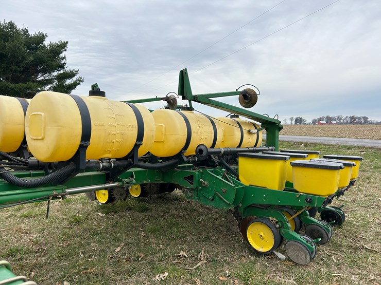 john-deere-7200-image-21