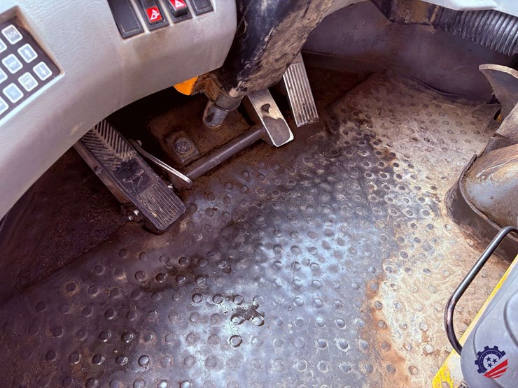 2004-volvo-l60e-image-73