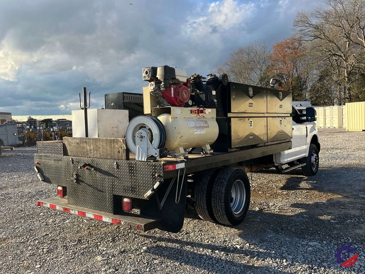 2019-ford-f350-xl-image-26