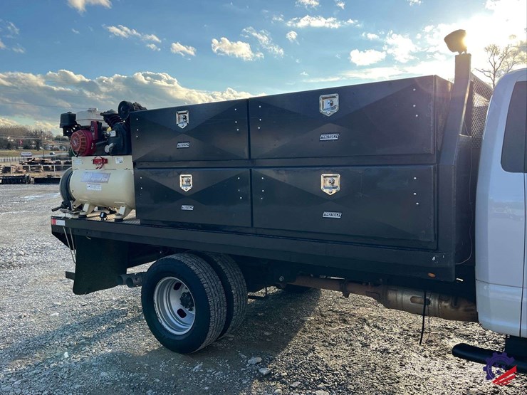 2019-ford-f350-xl-image-33