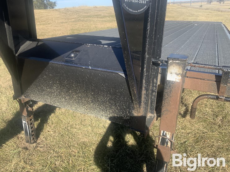 2013-titan-trailer-image-13