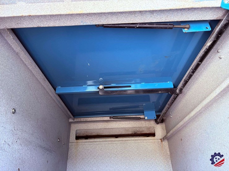 2012-peterbilt-337-image-55