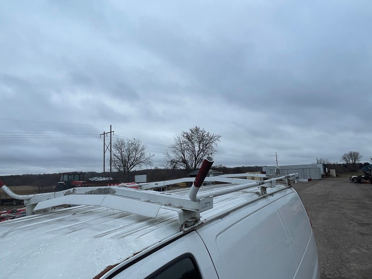 #1064-•-2012-gmc-savana-1-ton-van-(has-wi-title)-image-22