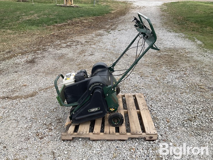 turfco-turnaer-6-walk-behind-aerator-image-8