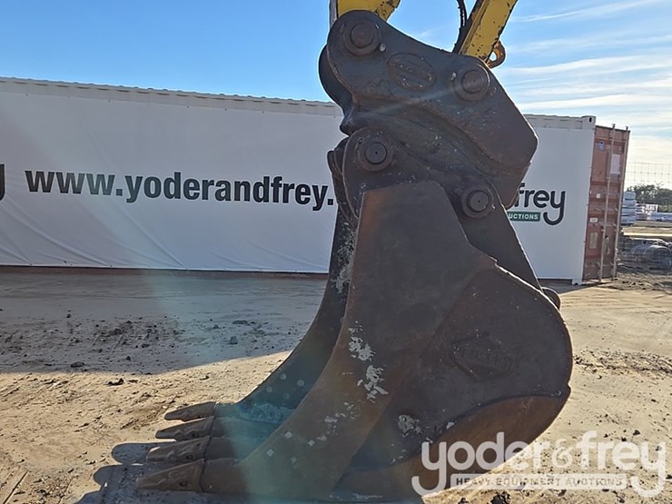 2022-komatsu-pc490-lc-11-image-11