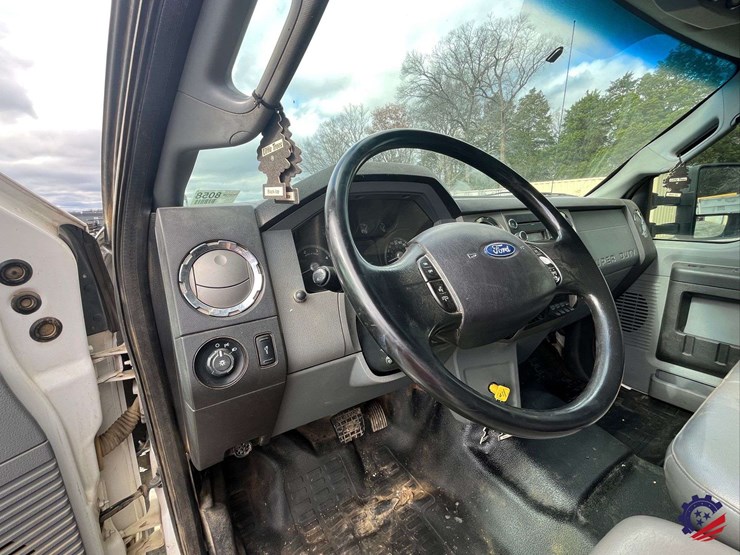 2013-ford-f750-image-62