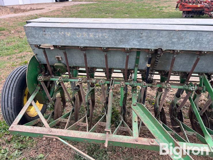 john-deere-b-image-13