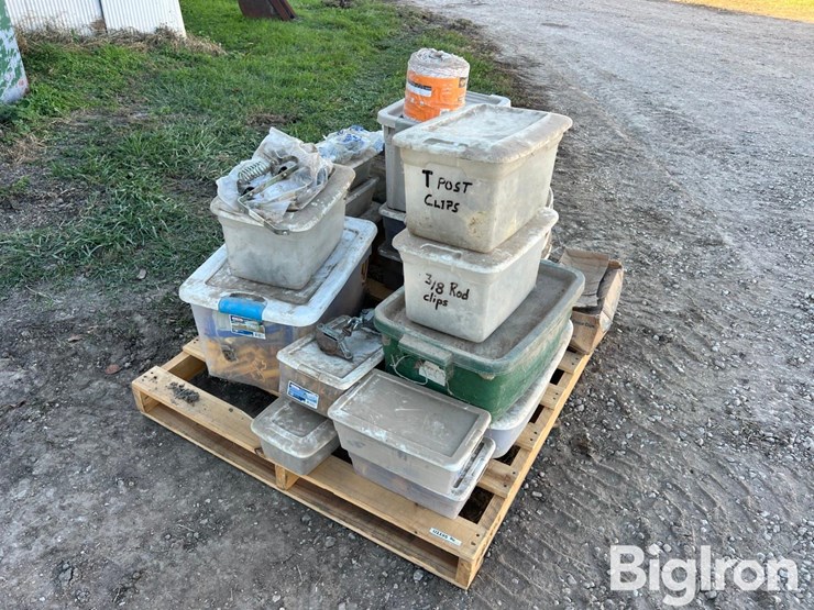 pallet-of-fencing-materials-image-1