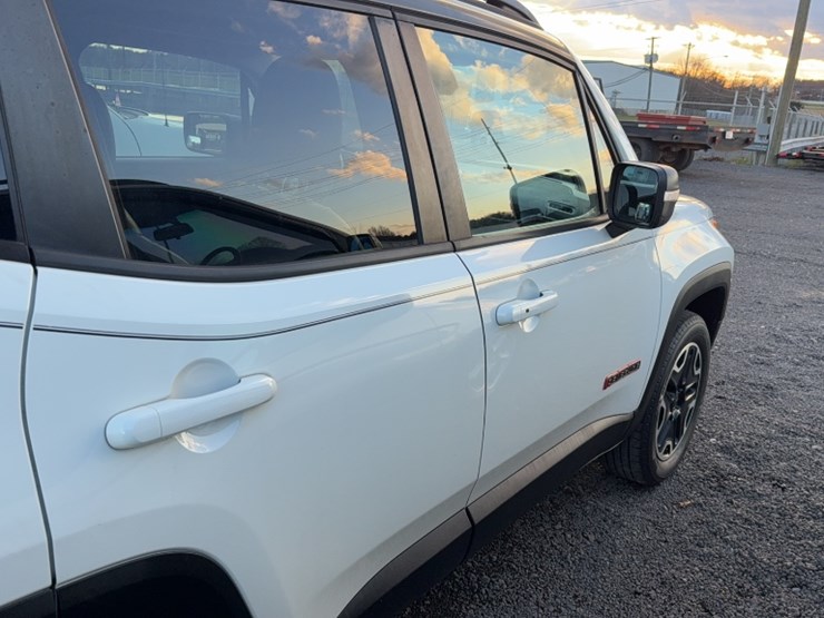 2016-jeep-renegade-image-6