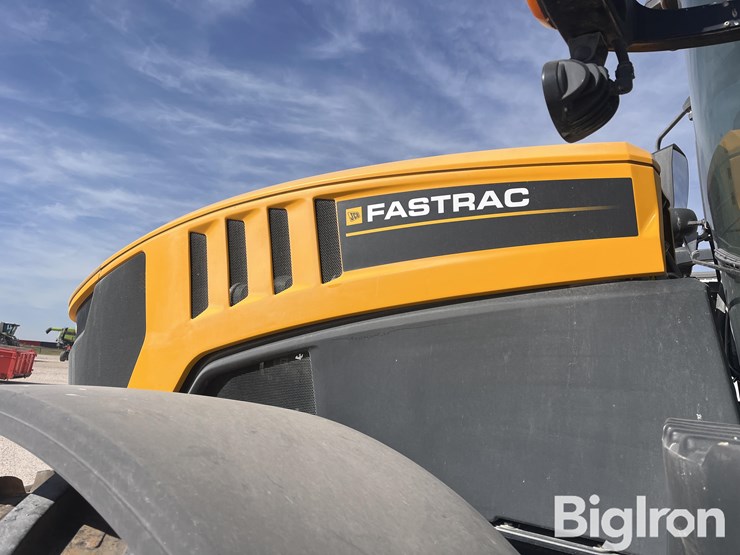 2021-jcb-fastrac-8330-image-9