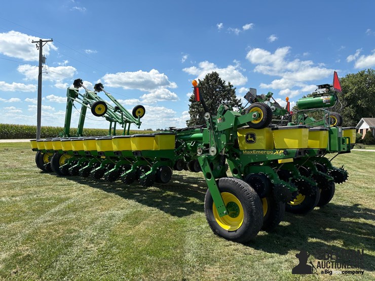 2013-john-deere-1770nt-image-7