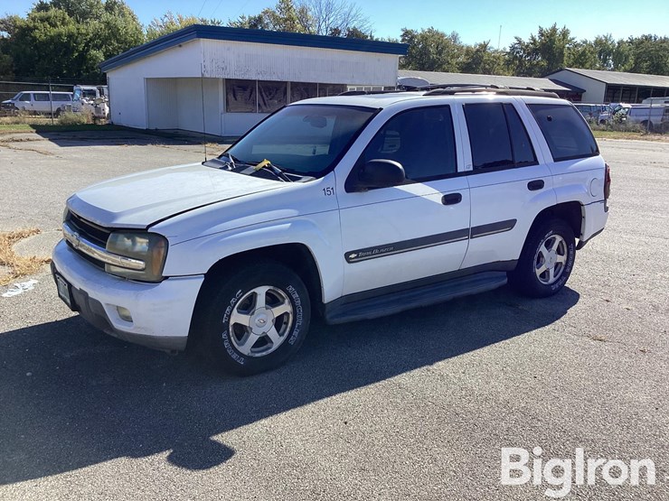 2002-chevrolet-trailblazer-image-1