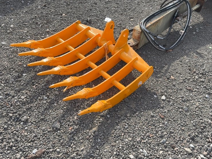 caterpillar-305-image-2