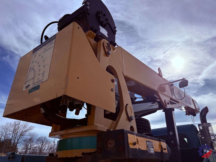 2012-peterbilt-337-image-44