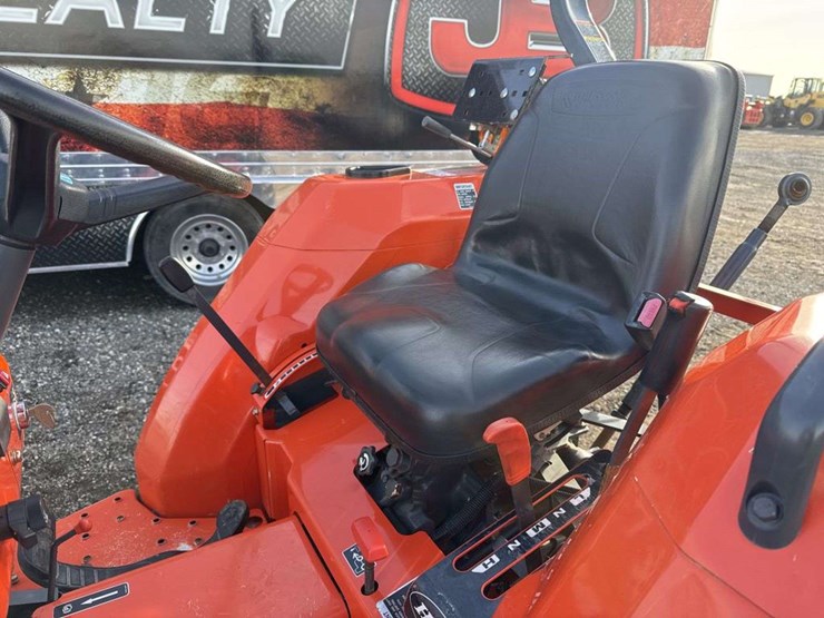kubota-l2800-image-9