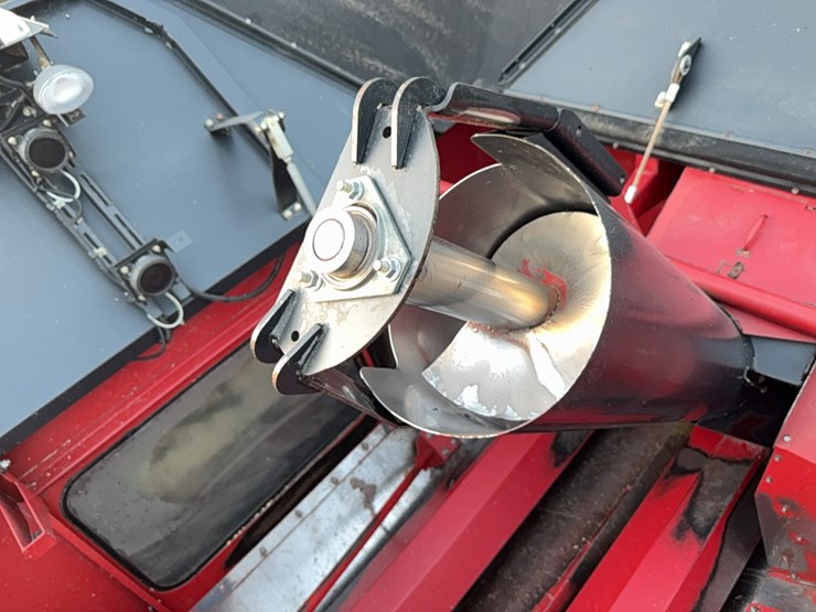 2018-case-ih-8240-image-88