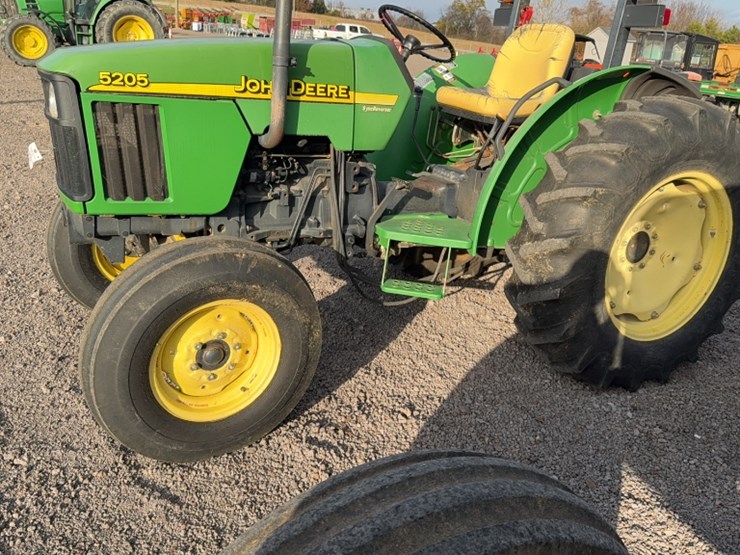 john-deere-5205-image-15