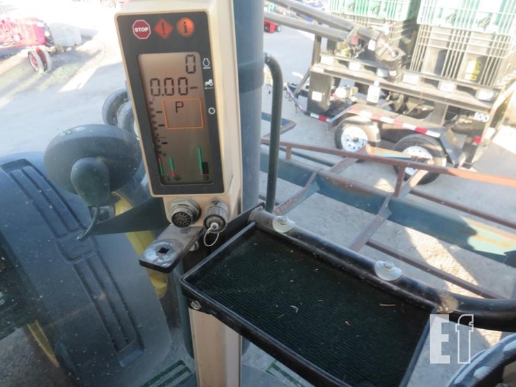 2006-john-deere-8330-image-25