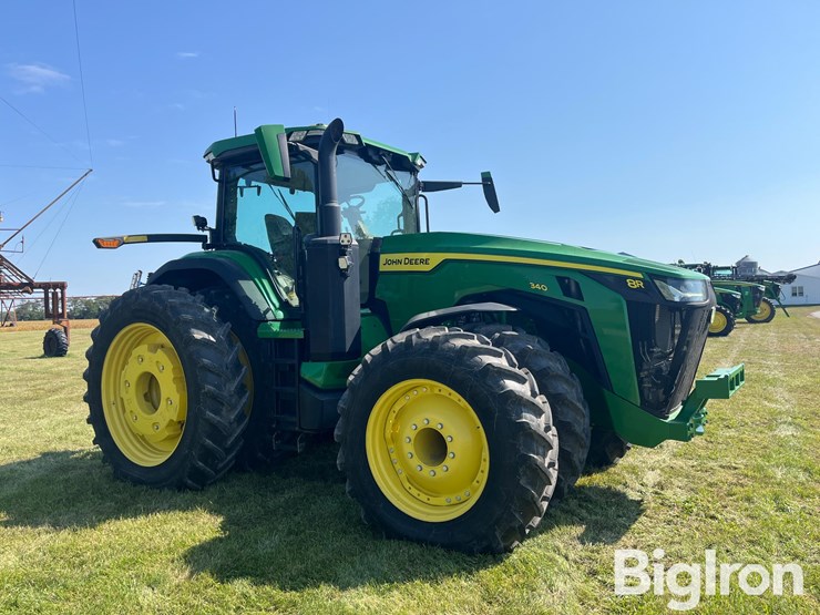2020-john-deere-8r-340-image-3
