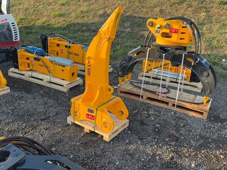 caterpillar-320-image-1