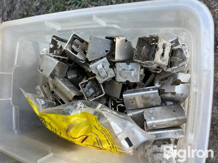 pallet-of-fencing-materials-image-14