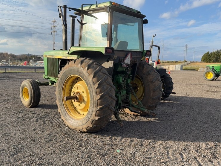 john-deere-4440-image-12