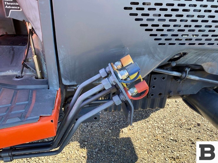 kubota-l4240d-tractor-image-31