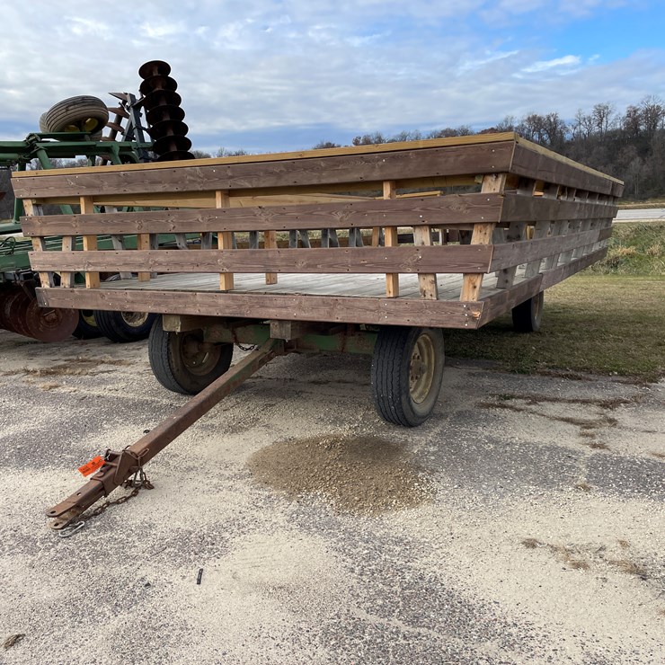 #1405 • Parade Wagon