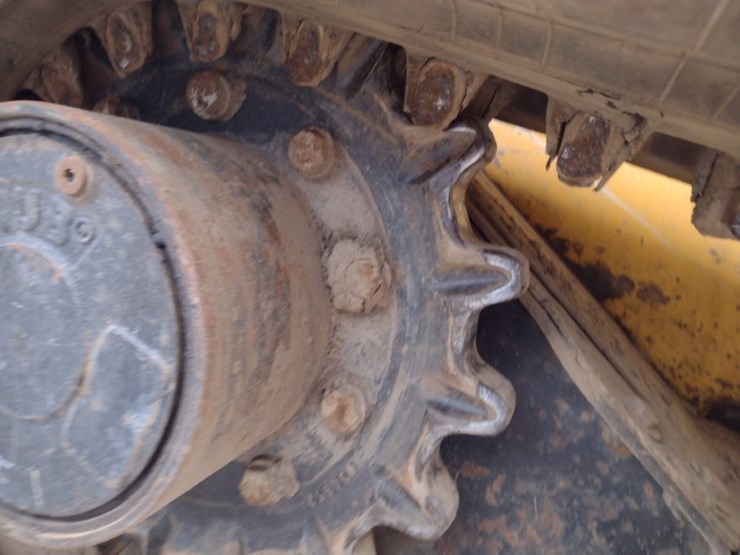 18-deere-333g-image-21