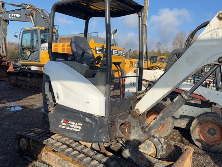 2021-bobcat-e26-image-7