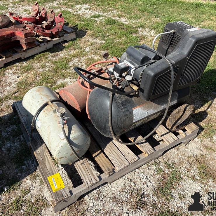 Air Compressor W/ Air Tanks