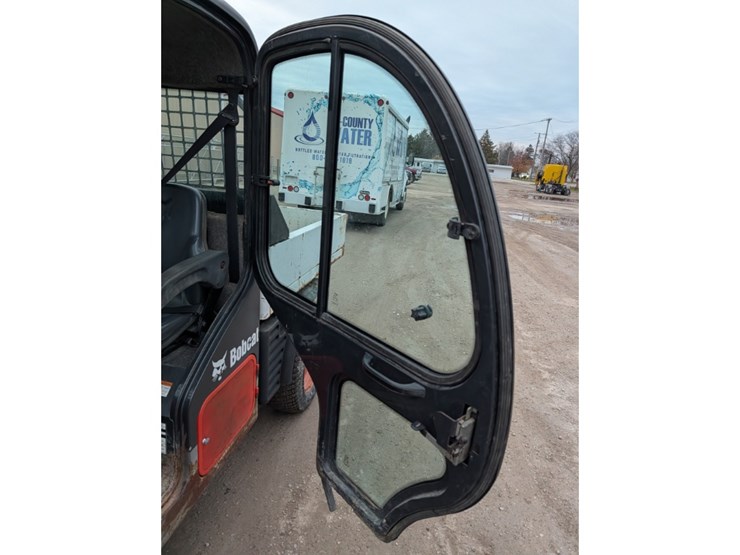 2009-bobcat-5600-toolcat-image-14