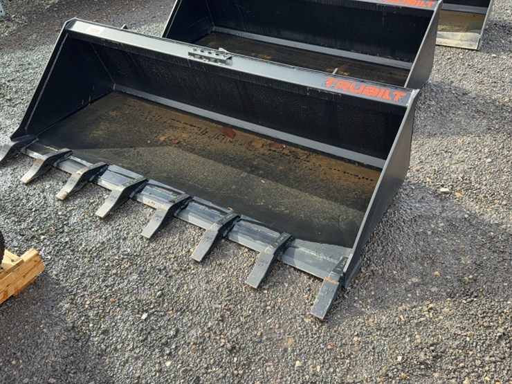 #2038-•-trubilt-72"-skid-steer-tooth-bucket-image-1
