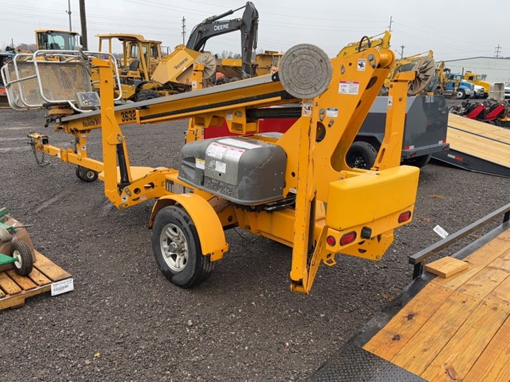 #2068-•-2018-haulotte-3632t-electric-towable-boom-lift-image-7
