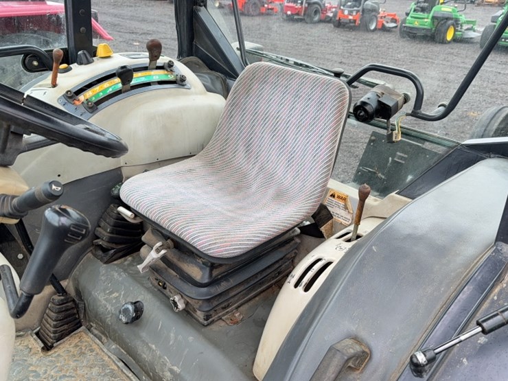 massey-ferguson-2220-image-15