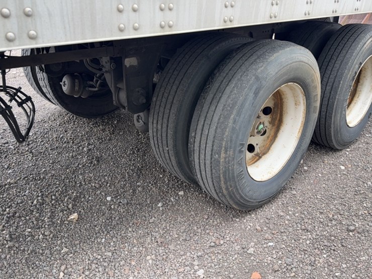 2006-utility-53'-image-9