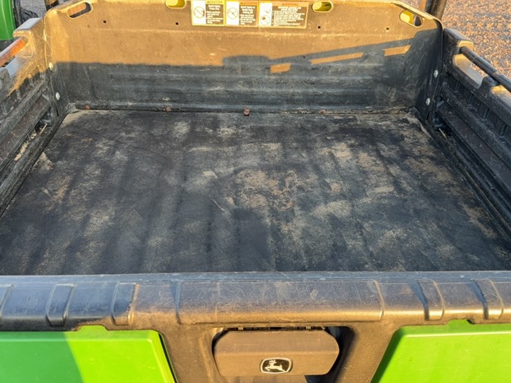 john-deere-gator-image-13