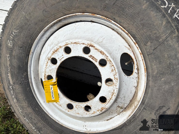 11r22.5-tire-on-10-bolt-rim-image-4