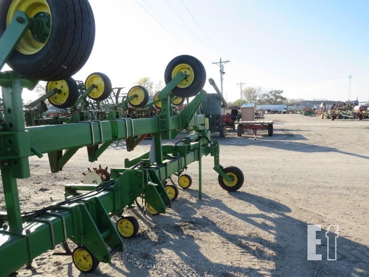 john-deere-845-image-13